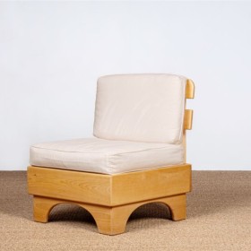 fauteuil-et-pouf-phoebus-en-bois-massif-futaine
