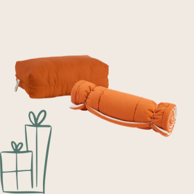 tapis-de-yoga-en-coton-bio-et-sa-couverture-futaine